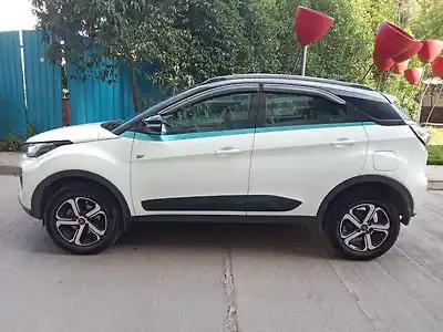 2021 टाटा नेक्सन ईवी xz प्लस 1