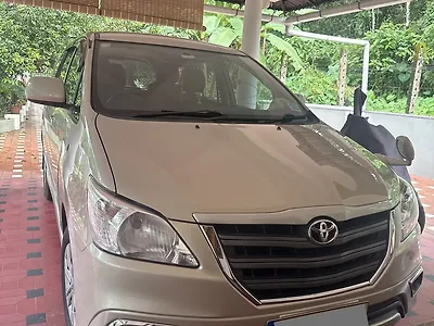 2015 Toyota Innova 2.5 G BS IV 7 STR 1