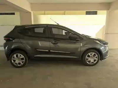 Second Hand टाटा अल्ट्रोज़ xt पेट्रोल in राजमंड्री