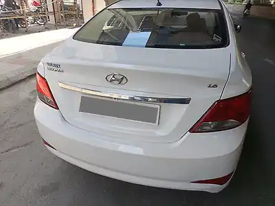 2015 हुंडई वरना 1.6 crdi s 1