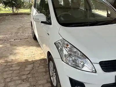 2015 मारुति सुज़ुकी अर्टिगा ज़ेडडीआई + एसएचवीएस 1
