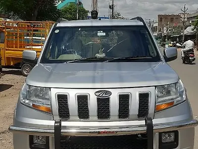 2017 Mahindra TUV300 T6 1 2017 Mahindra TUV300 T6 1