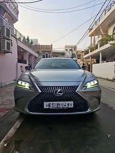 Second Hand Lexus ES 300h in Lucknow Second Hand Lexus ES 300h in Lucknow