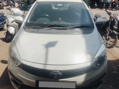 Second Hand Tata Tiago Revotorq XZ in Khargone