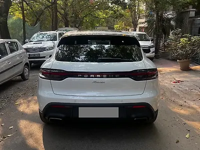 2022 Porsche Macan Base