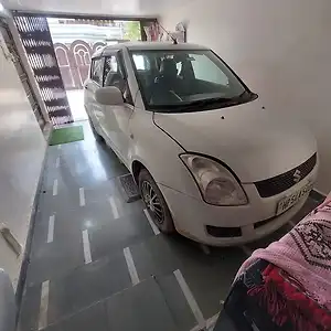2011 Maruti Suzuki Swift LXi 1.2 BS-IV 1