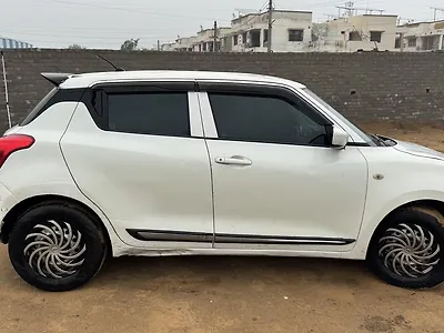 Second Hand Maruti Suzuki Swift LXi in Palanpur
