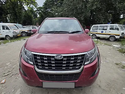 2018 Mahindra XUV500 W11 [2018-2020] 1
