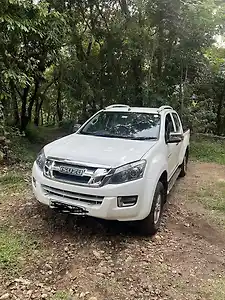 2020 इसुज़ू डी-मैक्स वी-क्रॉस हाई (ज़ेड) 1 2020 इसुज़ू डी-मैक्स वी-क्रॉस हाई (ज़ेड) 1