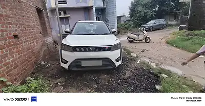 2023 Mahindra XUV300 W6 1.5 Diesel 1