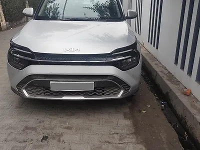 Second Hand Kia Carens Luxury Plus 1.5 Diesel AT 6 STR in Udham Singh Nagar
