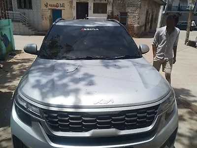 Second Hand Kia Carens Premium 1.5 Petrol 7 STR in Mehsana