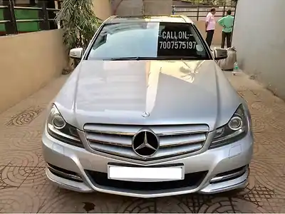Second Hand मर्सिडीज़ बेंज़ सी-क्लास c 220 cdi अवंतगार्डे in लखनऊ
