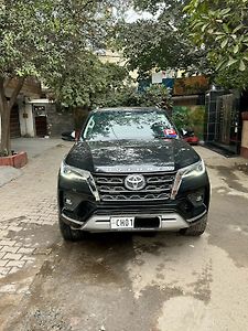 2022 Toyota Fortuner 4x2 2WD Diesel 2.8L Turbo Automatic 1 2022 Toyota Fortuner 4x2 2WD Diesel 2.8L Turbo Automatic 1