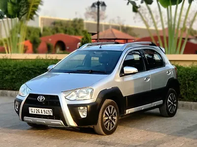 Second Hand Toyota Etios 1.4 VD in Surat