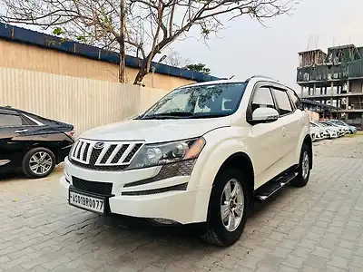 2015 Mahindra XUV500 W8 1