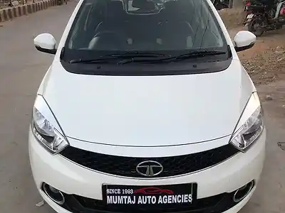 2018 टाटा टियागो रीवोट्रॉन xz w/o अलॉय [2018-2019] 1