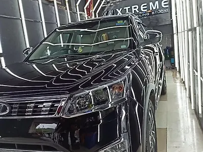 2021 Mahindra XUV300 W8 1.5 Diesel [2020] 1