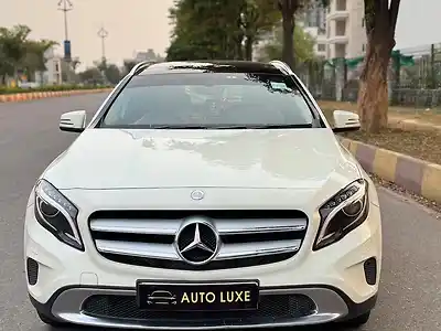 Second Hand मर्सिडीज़ बेंज़ जीएलए 200 डी स्पोर्ट in लखनऊ