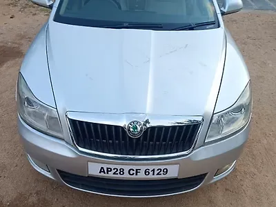 Second Hand Skoda Laura Ambiente 2.0 TDI CR MT in Krishna