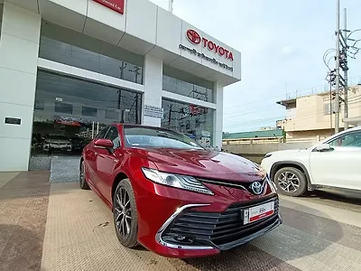 Second Hand Toyota Camry Hybrid in Guwahati