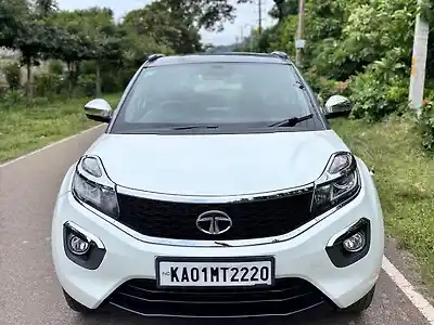 Second Hand टाटा नेक्सन xza प्लस डीज़ल ड्युअल टोन in मैसूर