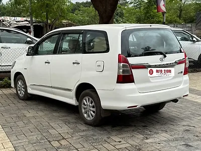 2014 Toyota Innova 2.5 EV PS 7 STR BS-IV 1