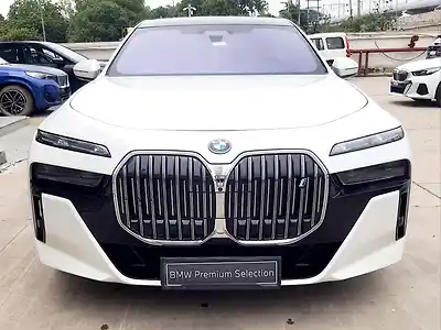 Second Hand बीएमडब्ल्यू i7 xdrive60 in दिल्ली