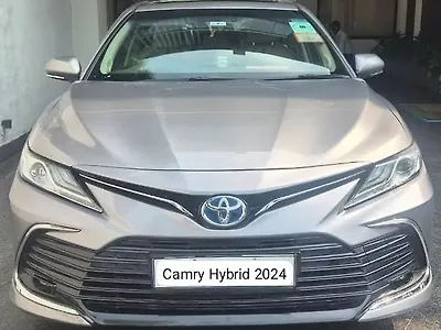 Second Hand Toyota Camry Hybrid in Meerut