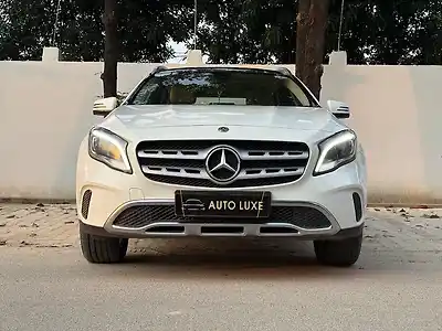 Second Hand मर्सिडीज़ बेंज़ जीएलए 200 डी स्पोर्ट in लखनऊ