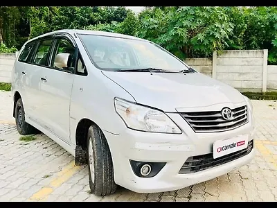 Second Hand Toyota Innova 2.5 G 7 STR BS-III in Kanpur