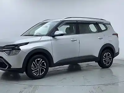 Second Hand किआ कारेन्स प्रेस्टिज प्लस 1.4 पेट्रोल एमटी 7 सीटर in दिल्ली