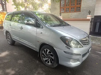 Second Hand Toyota Innova 2.5 G4 7 STR in Bangalore