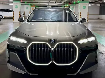 Second Hand BMW i7 xDrive60 in Mumbai