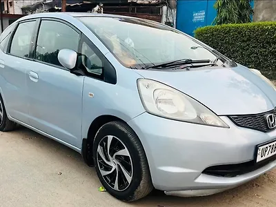 Second Hand Honda Jazz S in Kanpur