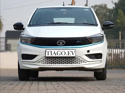 2023 Tata Tiago EV XT Medium Range [2022-2025] 1