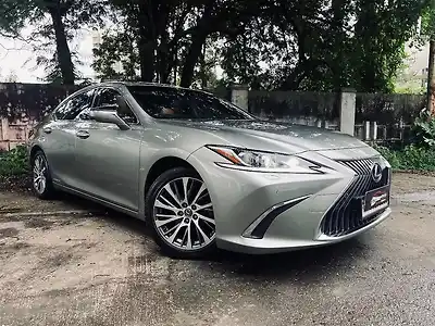 Second Hand लेक्सस ईएस 300 घंटे एक्सक्विसिट [2020-2021] in मुंबई