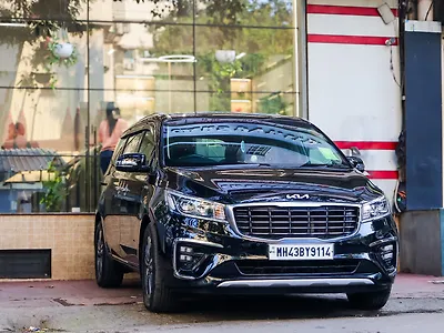 Second Hand Kia Carnival Limousine Plus 7 STR in Mumbai