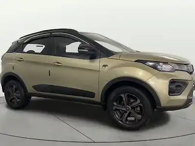 Second Hand टाटा नेक्सन xza डीज़ल काज़ीरंगा in गाज़ियाबाद