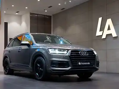 Second Hand ऑडी q7 45 टीडीआई टेक्नोलॉजी पैक in कोलकाता