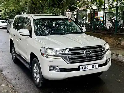 Second Hand टोयोटा लैंड क्रूज़र एलसी 200 vx in बैंगलोर