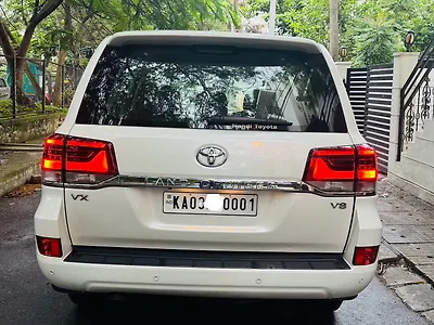 2016 Toyota Land Cruiser LC 200 VX