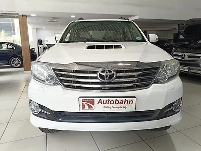Second Hand Toyota Fortuner 3.0 4x2 MT in Bangalore