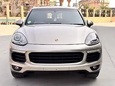 Second Hand पोर्शे काइएन प्लैटिनम एडिशन डीज़ल in वडोदरा