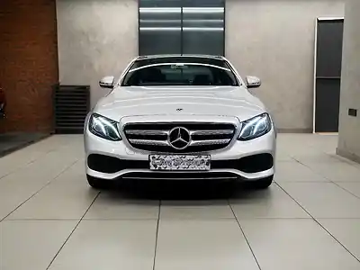 Second Hand मर्सिडीज़ बेंज़ E-क्लास e  200 इक्सक्लूज़िव [2019-2019] in कानपुर