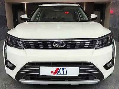 Second Hand Mahindra XUV300 W8 (O) 1.2 Petrol in Ahmedabad