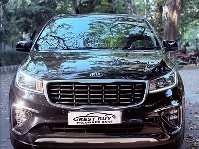 Second Hand Kia Carnival Prestige 7 STR in Kolkata