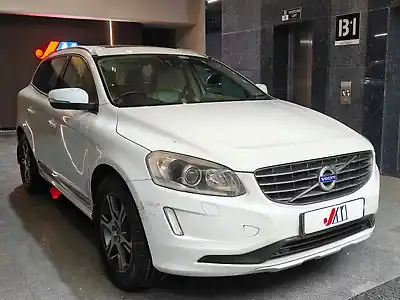 Second Hand वॉल्वो xc60 सूमुम डी5 in अहमदाबाद