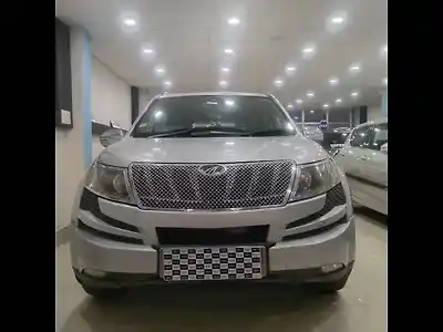 Second Hand महिंद्रा XUV500 w4 in कानपुर