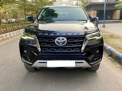 Second Hand Toyota Fortuner 4x2 AT in Kolkata